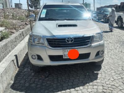 Toyota Hilux (AN30) (ኢንተለጀንት ማንዋል ማርሽ ናፍጣ 2.5 ሊትር ) is a series of Extra pickup trucks 2011/11