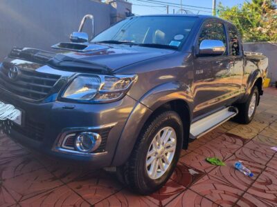 Toyota Hilux (AN30) (ኢንተለጀንት ማንዋል ማርሽ ናፍጣ 2.5 ሊትር ) is a series of Extra pickup trucks 2012/11