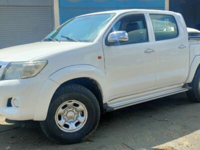 Toyota Hilux (AN120)(ማንዋል ማርሽ 2.5 ሊትር ) is a series of Double pickup trucks 2012