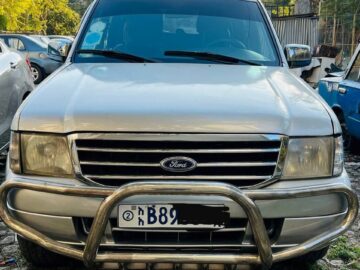 Ford Everest (U268)ማንዋል ማርሽ 2.5ሊትር ናፍጣ የመስክ ተሸከርካሪ is a mid-size SUV 2006