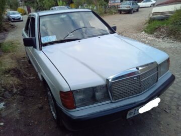 Mercedes-Benz C-Class 190 (W201)(ማንዋል ማርሽ 1.8 ሊትር ) is a series of compact executive cars 1989