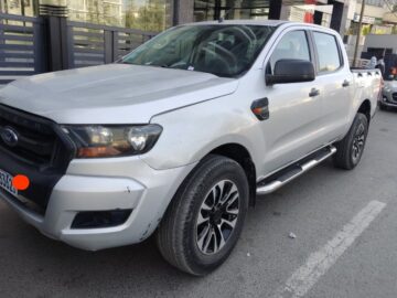 Ford Ranger (XLT) (ማንዋል ማርሽ ናፍጣ 3.2 ሊትር) is a range of mid-size Double pickup trucks 2016
