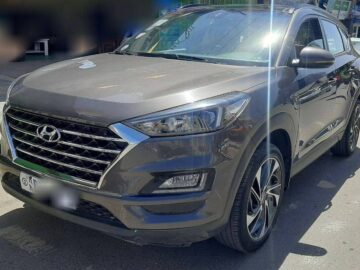 Used Hyundai Tucson (TL) for sale in Ethiopia (አቶማቲክ ማርሽ ቤንዚን 1.6 ሊትር) is an automatic compact crossover SUV 2020