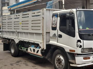 Used Isuzu F-Series truck sale (FSR750) (ማንዋል ማርሽ ቀላል ደረቅ ጭነት 6.0 ሊትር ) is a line of medium-duty commercial vehicles 2015