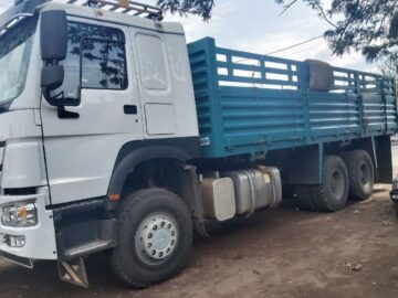Sino truck Howo cargo truck ZZ1257N5847D1 (371)(ማንዋል ማርሽ ደረቅ ጭነት ማጓጓዣ 7.0 ሊትር )dangerous goods transport Delivery Truck 2021