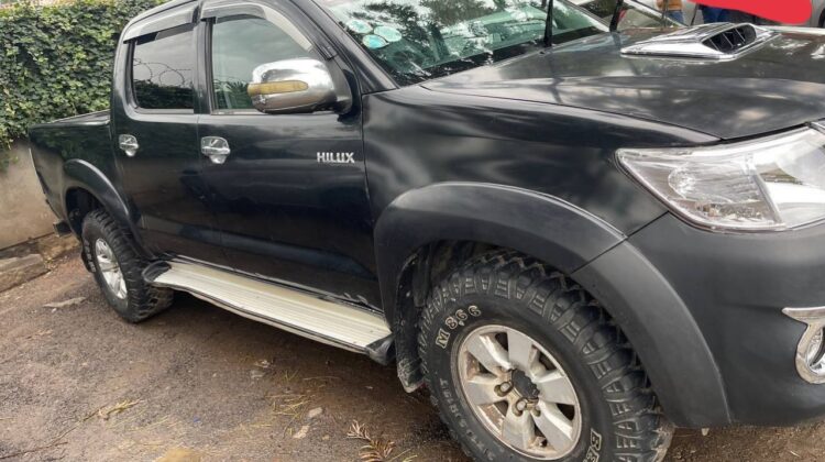 Toyota Hilux (AN30) (ኢንተለጀንት ማንዋል ማርሽ ናፍጣ 2.5 ሊትር) is a series of Double pickup trucks 2010