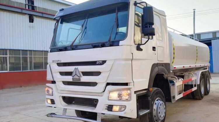 Sino Howo truck Euro 4 (371) (ማንዋል ማርሽ 6.8 ሊትር ፈሳሽ 20 ሜኪ ሊትር ) 6×4 20 m³ Commercial Fuel tank truck 2013