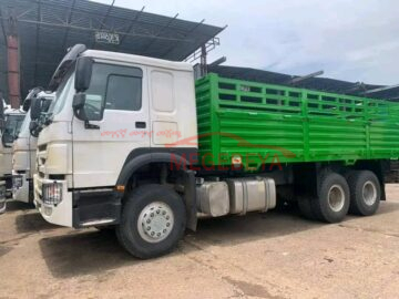 Sino Howo cargo truck (371) 2023 (ማንዋል ማርሽ ደረቅ ጭነት ማመላለሻ ባንክ 50%) is large vehicles carry freight truck