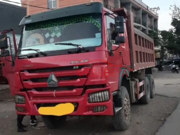 Sino truck Howo Dump Truck (336) 2013(ማንዋል ማርሽ የኮንስትራክሽን ግብአት ጭነት) Dump Truck Delivery