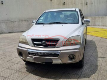 Kia Sorento (BL)2005 (አውቶማቲክ ማርሽ 2.4 ሊትር ናፍጣ) is a mid-size crossover SUV Tax free