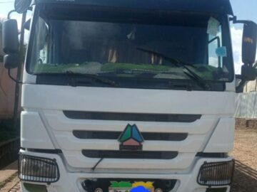 Sino Howo cargo truck (371) 2016 (ማንዋል ማርሽ ደረቅ ጭነት 7.0 ሊትር ) is large vehicles carry freight truck