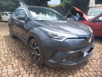 Toyota C-HR (AX50) 2020 (አውቶማቲክ ማርሽ 1.2ሊትር) is an automatic a subcompact crossover Coupe