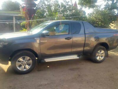 Toyota Hilux (AN120) 2016 (ማንዋል ማርሽ 2.5 ሊትር ) is a series of Extra pickup trucks