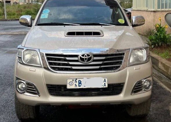 Toyota Hilux (AN30) 2008 (ማንዋል ማርሽ ናፍጣ 2.5 ሊትር ) is a series of Extra pickup