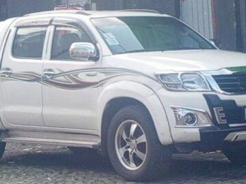 Toyota Hilux (AN30) 2011 (ማንዋል ማርሽ ናፍጣ 2.5 ሊትር) Double pickup