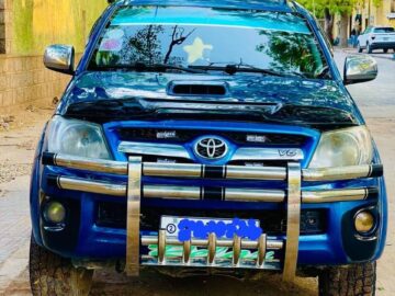 Toyota Hilux (AN30) 2011 (ማንዋል ማርሽ ናፍጣ 2.5 ሊትር ) is a series of Extra pickup