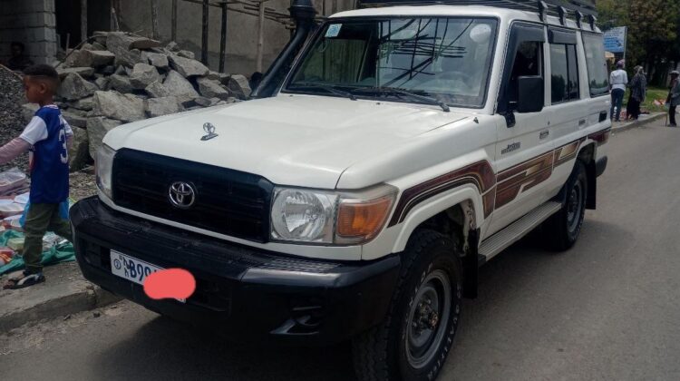 Toyota Land Cruiser MARK II (J79) 2019 (ማንዋል ማርሽ ናፍጣ 4.5 ሊትር V8) is a full-size four-wheel drive troop carrier