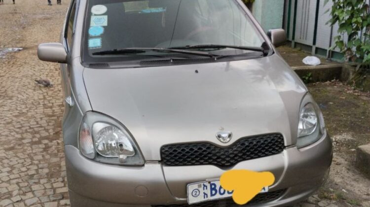Toyota Vitz (XP10) 2002 (አውቶማቲክ ማርሽ 1.0 ሊትር) is a city car