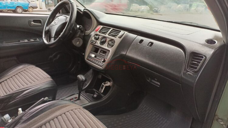 Honda CR-V (RD1) 2002 (አውቶማቲክ ማርሽ 2.0 ሊትር ቤንዚን) is a compact crossover SUV