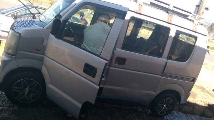 Suzuki Every/Carry (DA17V) 2012 (ማንዋል ቱርቦ የለውም 0.7ሊትር ) is a kei Traveler Van (meter TAXI)