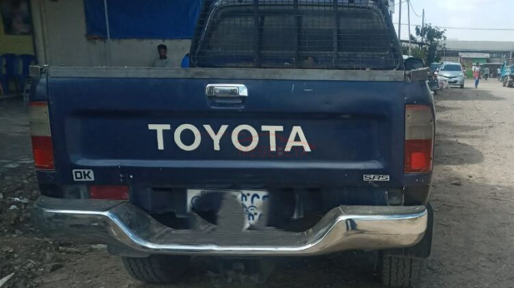 Toyota Hilux (N170) 2000 (ማኑዋል ማርሽ ናፍጣ 2.4 ሊትር) is Extra pickup trucks