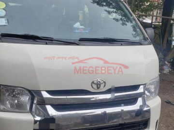 TOYOTA HiAce (H200) 2015 (ማንዋል ማርሽ ሙሉ ወንበር ህዝብ 2.5 ሊትር) is High roof a light Commercial Traveler Vehicle