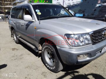 TOYOTA Land Cruiser (J105) 2005 is 4.2L a full-size Four-wheel Drive Vehicle