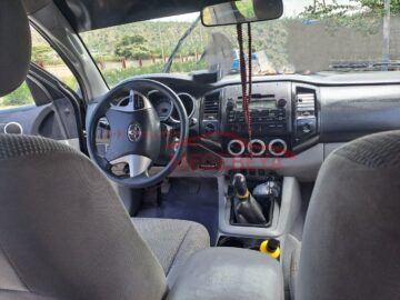 TOYOTA Tacoma (N270) 2010 is Extra Pickup Truck (Bank Debit)