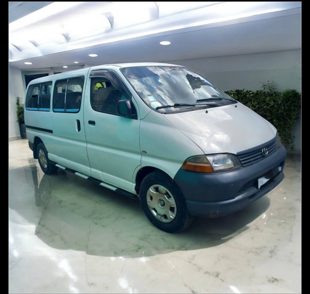 Toyota Granvia HiAce Travel Van
