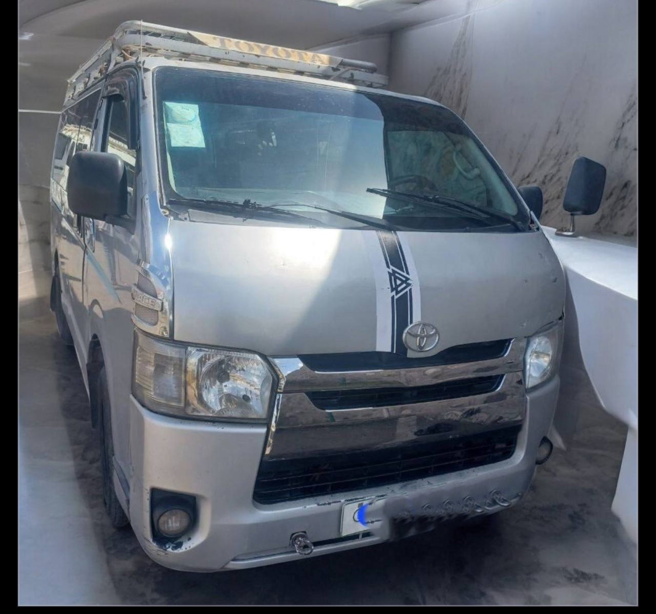 Toyota HiAce (H200) Bus