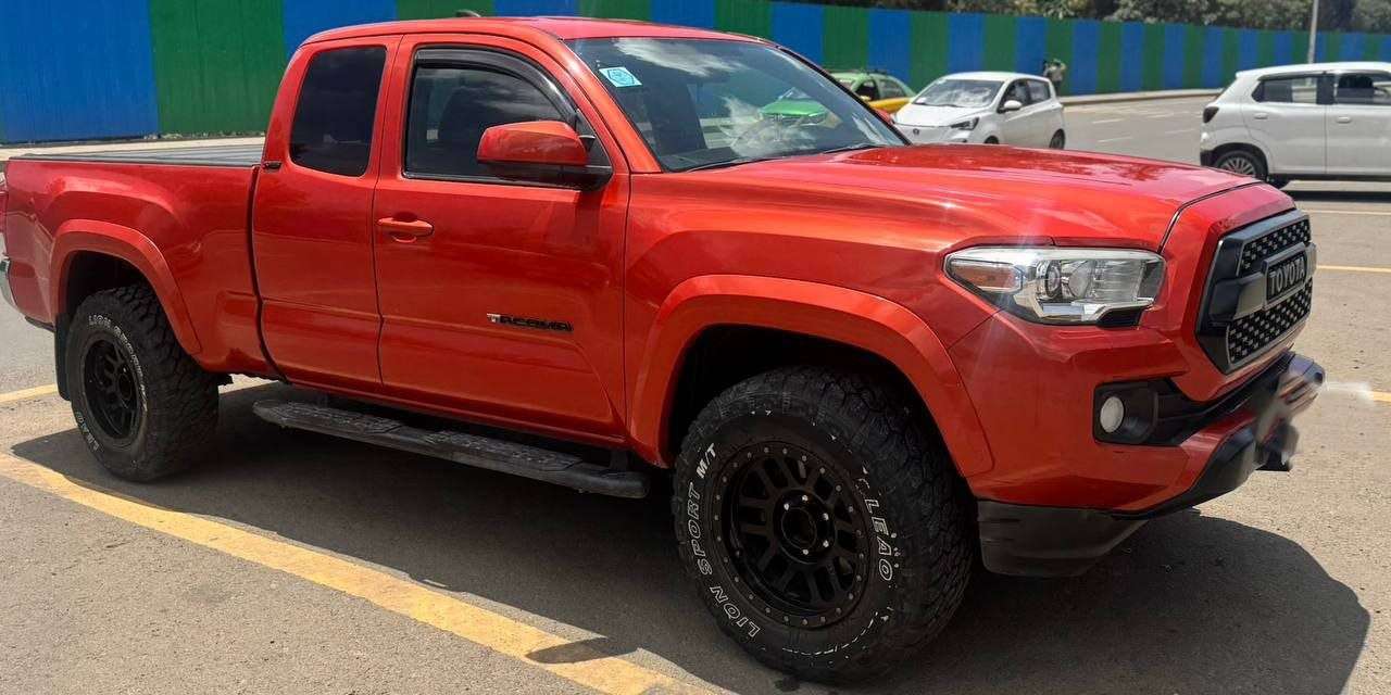 Toyota Tacoma (N300) Extra Cab