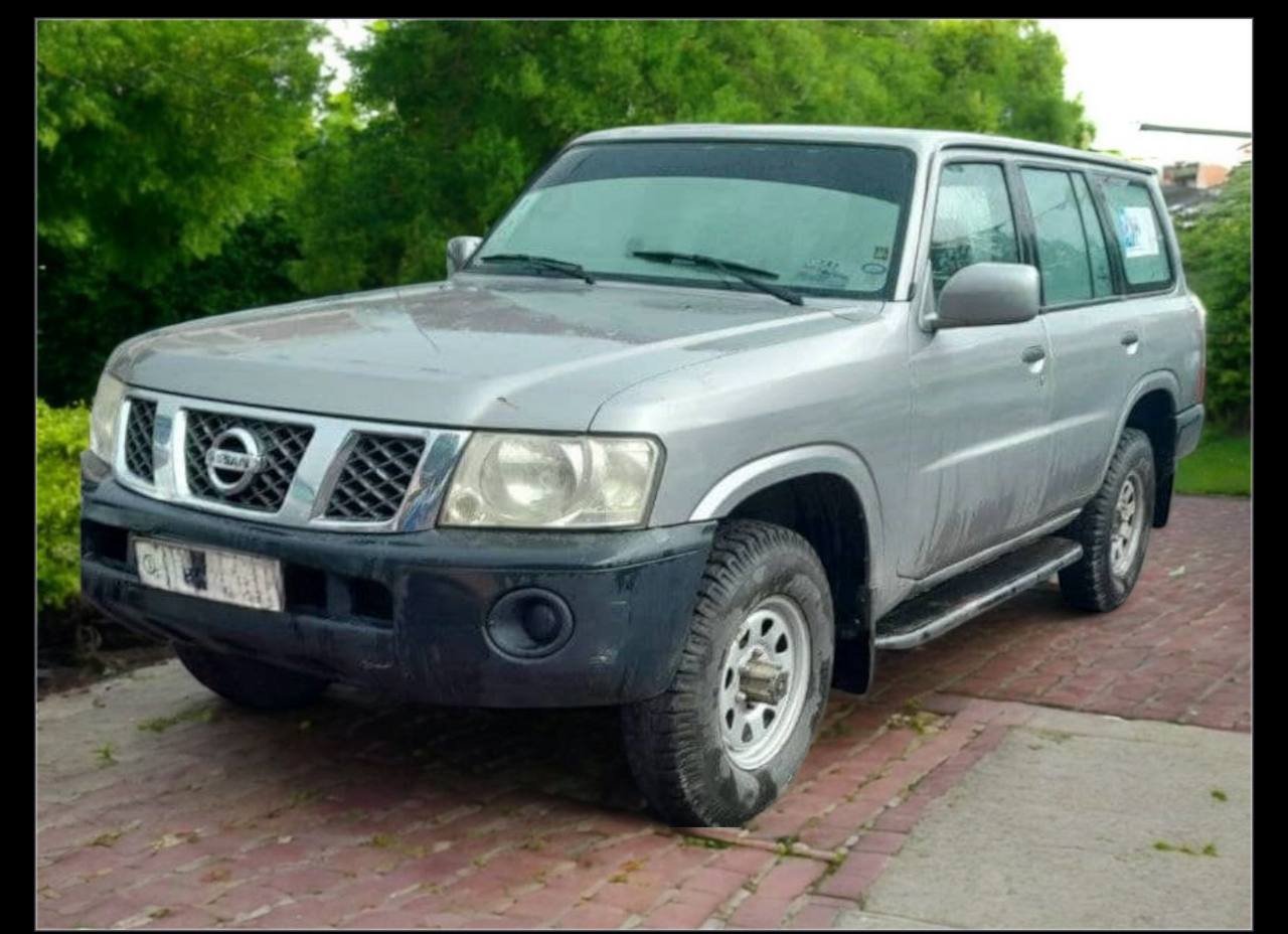 Nissan Patrol (Y61) Full-Size SUV