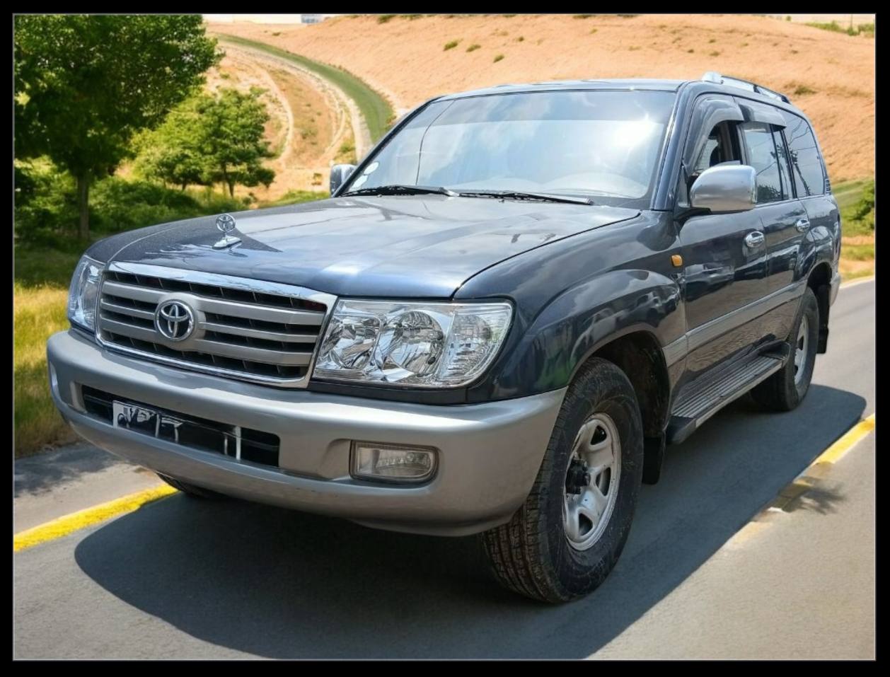 Toyota Land Cruiser (J105) 4×4 Station Wagon