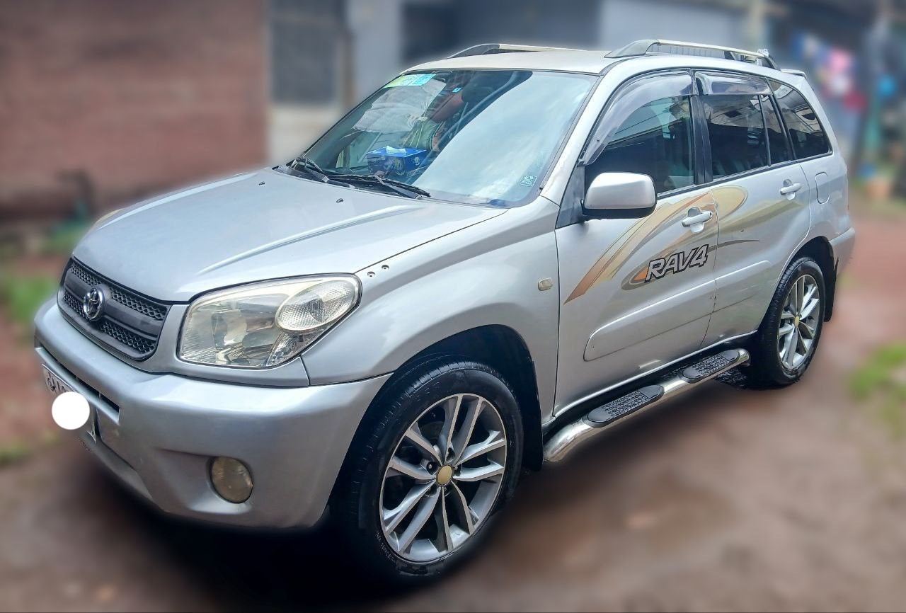 Toyota RAV4 (XA20) SUV