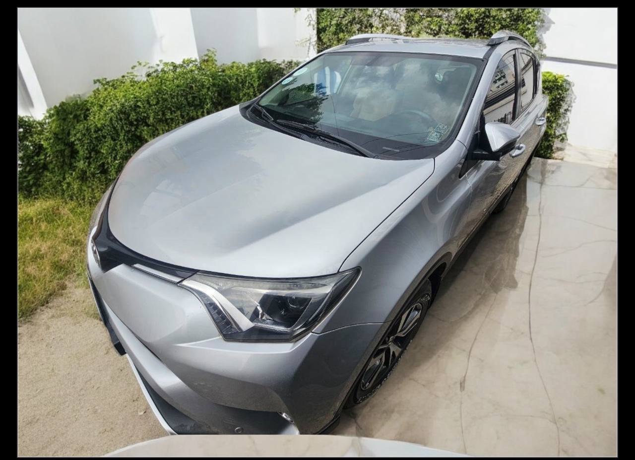 Toyota RAV4 (XA40) SUV