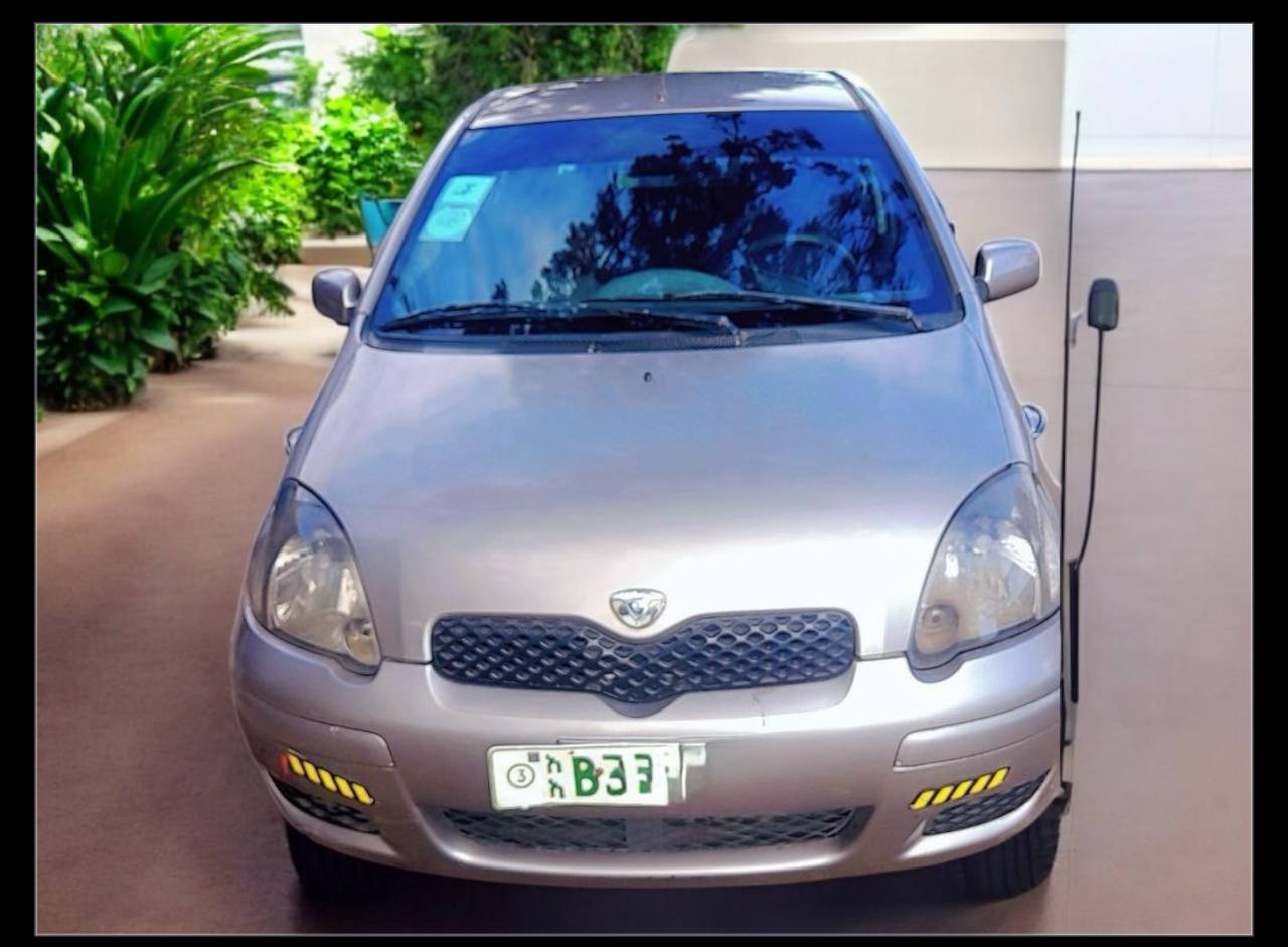 Toyota Vitz (XP10)