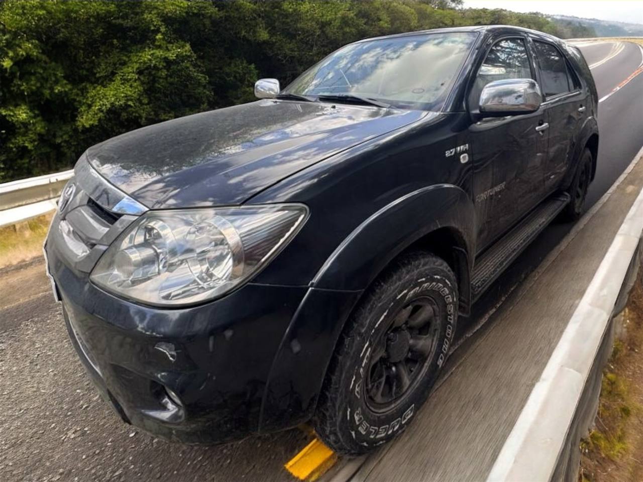 Toyota Fortuner (AN160)
