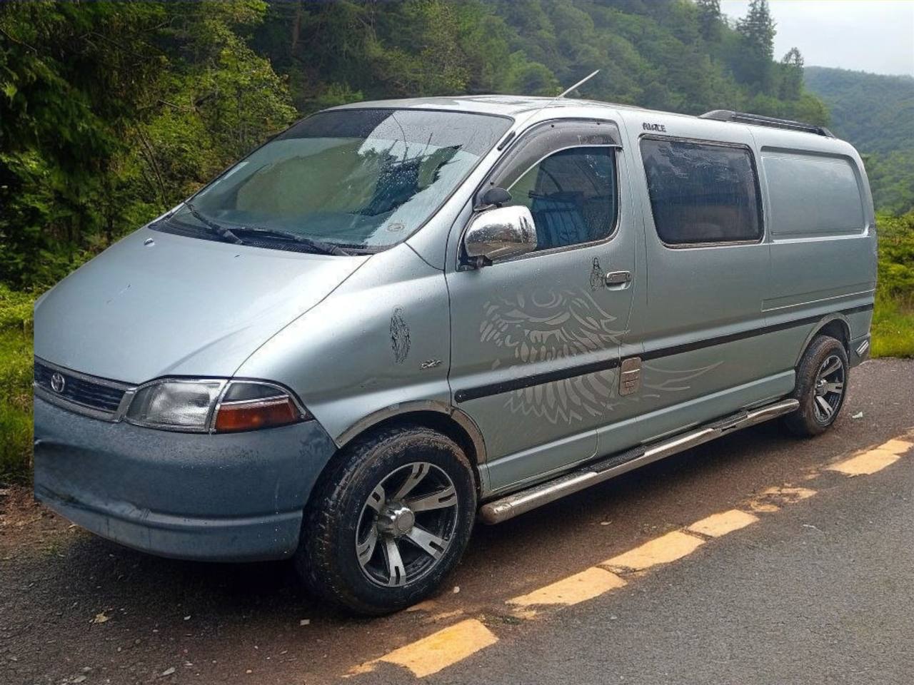 Toyota Granvia HiAce (XH10) Crew Van