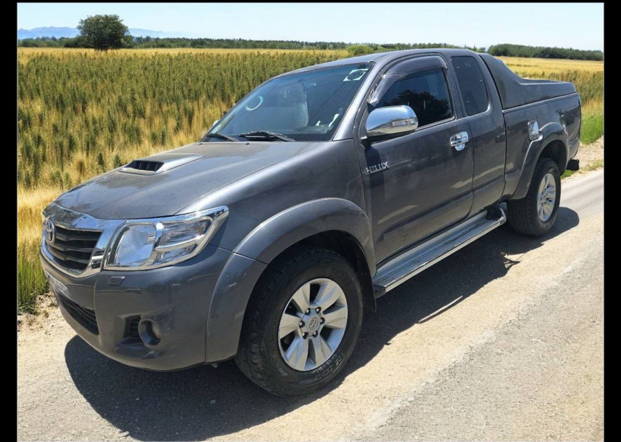 Toyota Hilux (AN30) Extra Cab