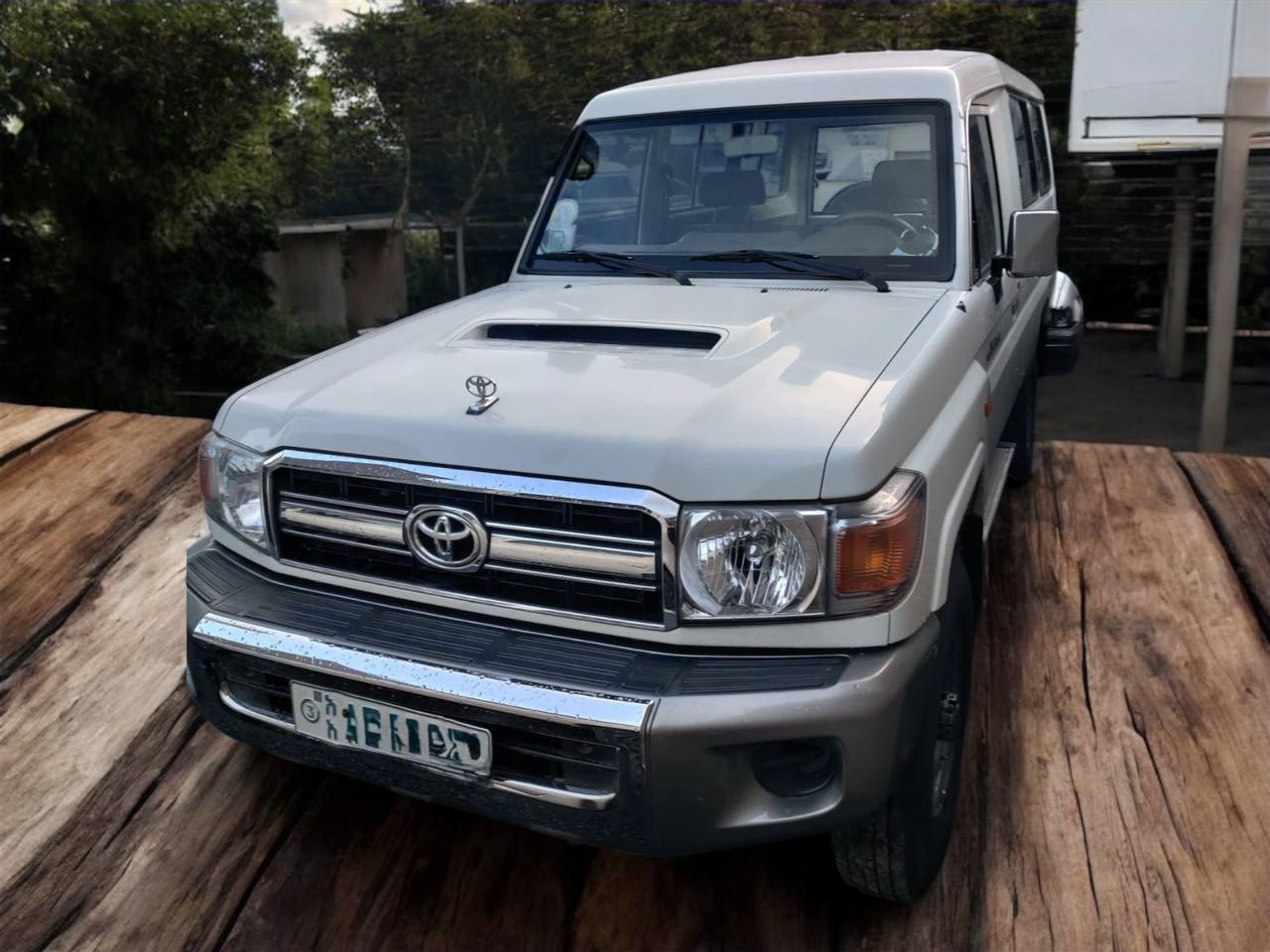 Toyota Land Cruiser (J76) long-Wheelbase