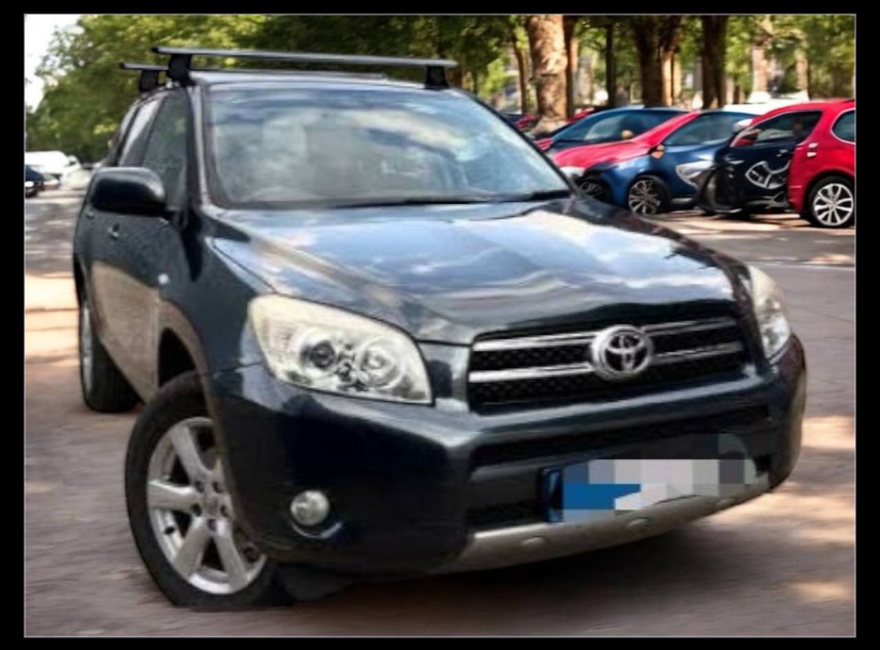 Toyota RAV4 (XA30) SUV