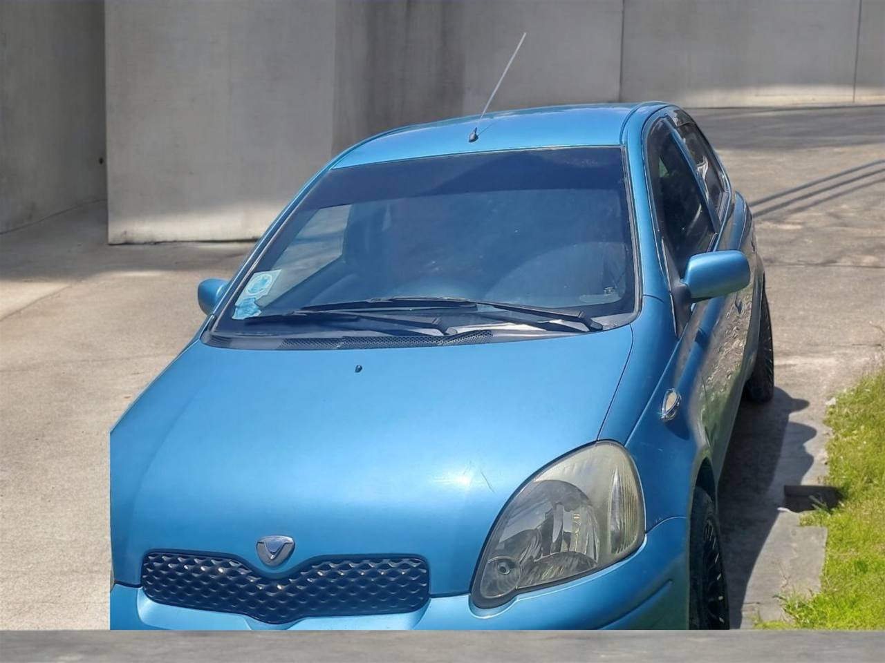 Toyota Vitz (XP10)
