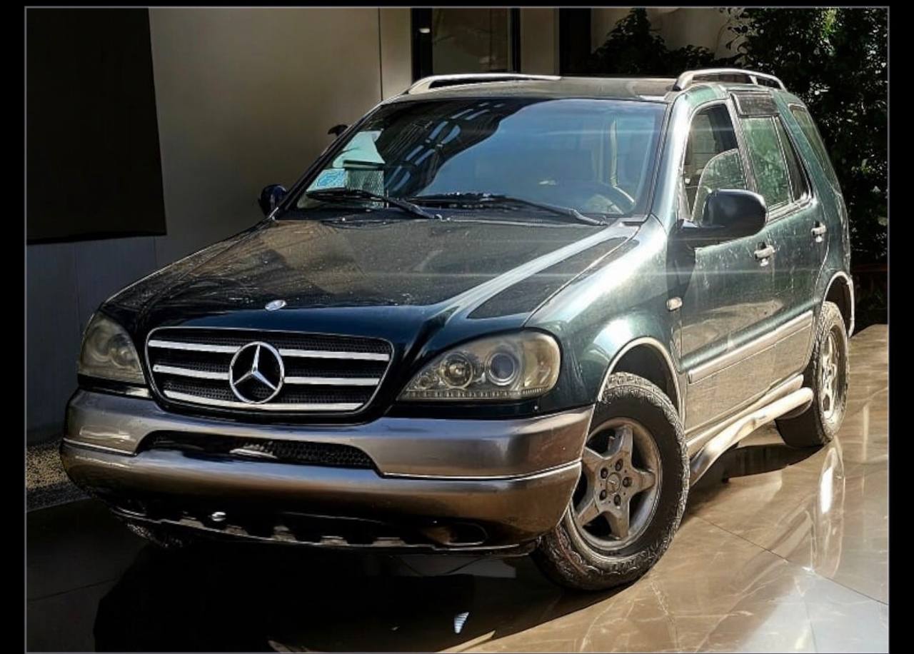 Mercedes-Benz GLE (ML320) Luxury SUV