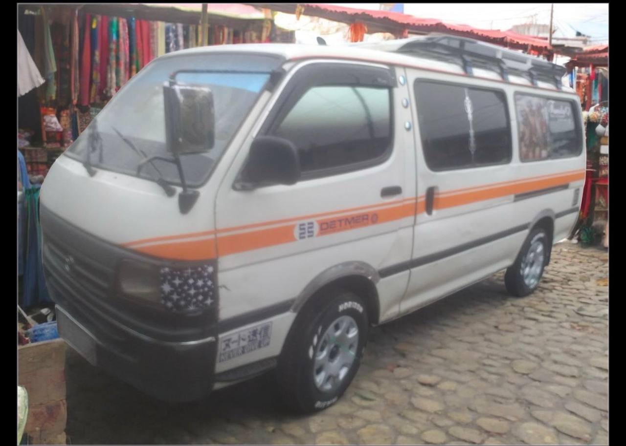 Toyota HiAce (H100) Commuter