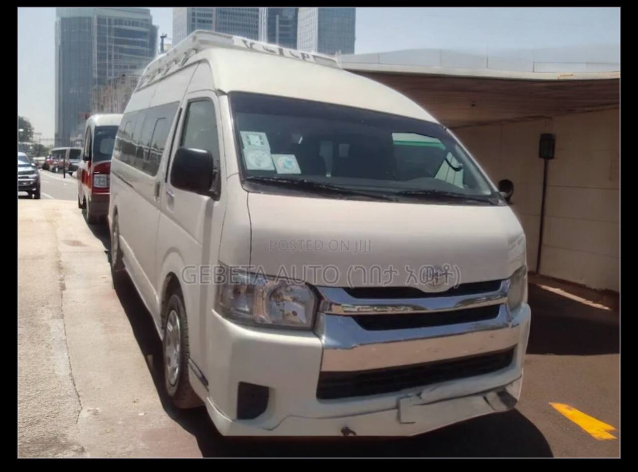 Toyota HiAce (H200) High Roof Travel Van