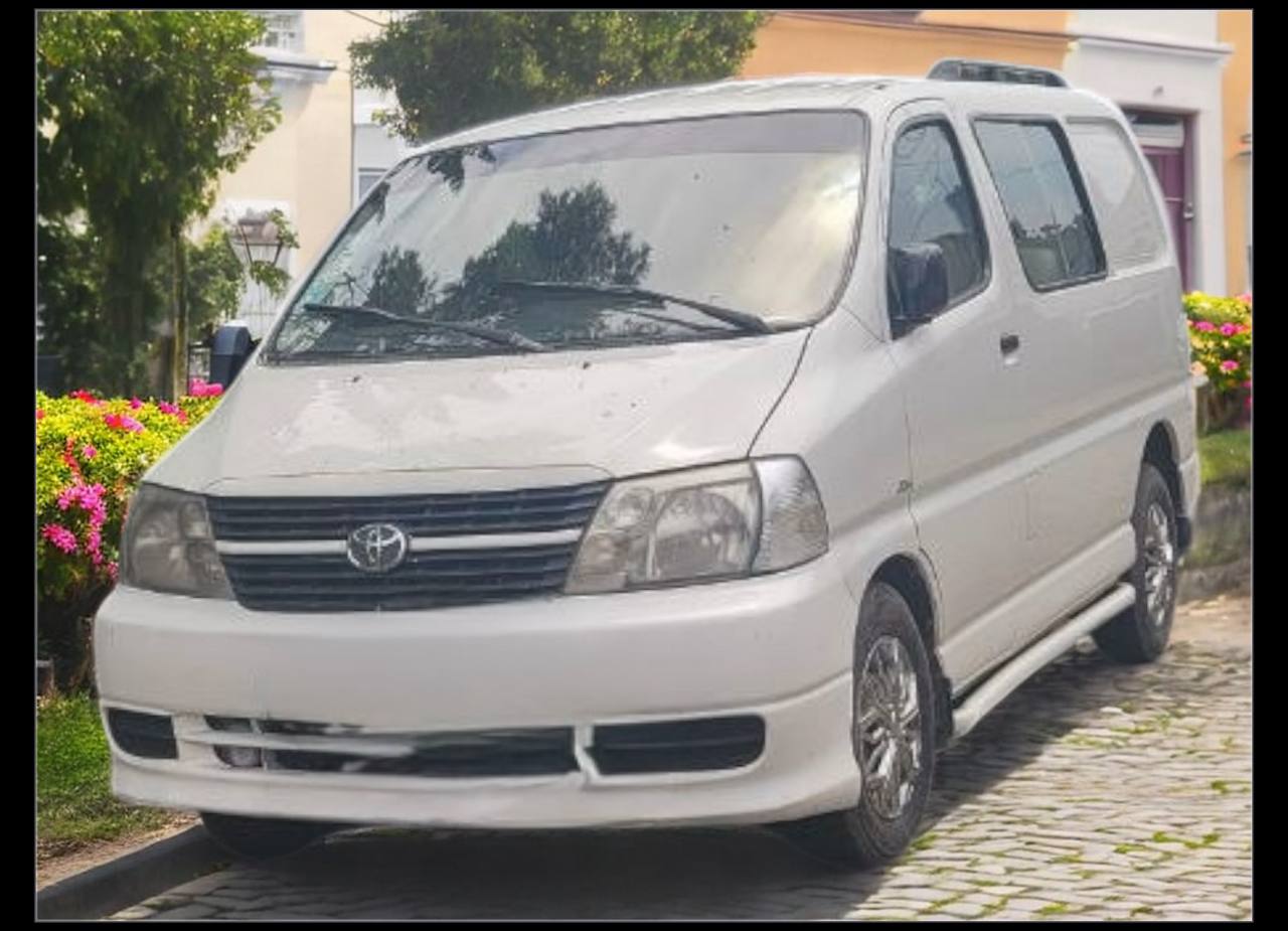 Toyota HiAce (XH20) Crew Van