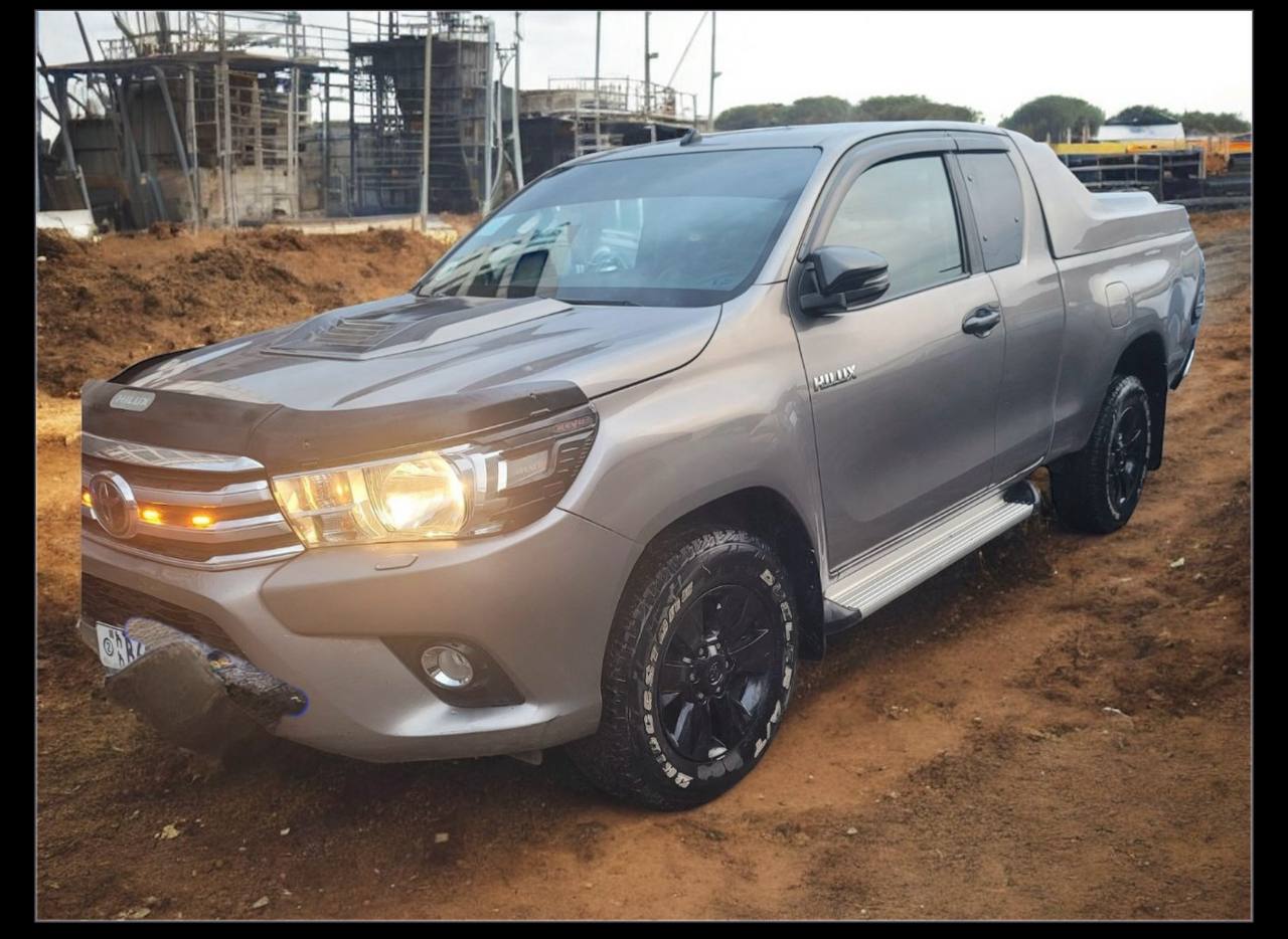 Toyota Hilux (AN110) Extra Cab