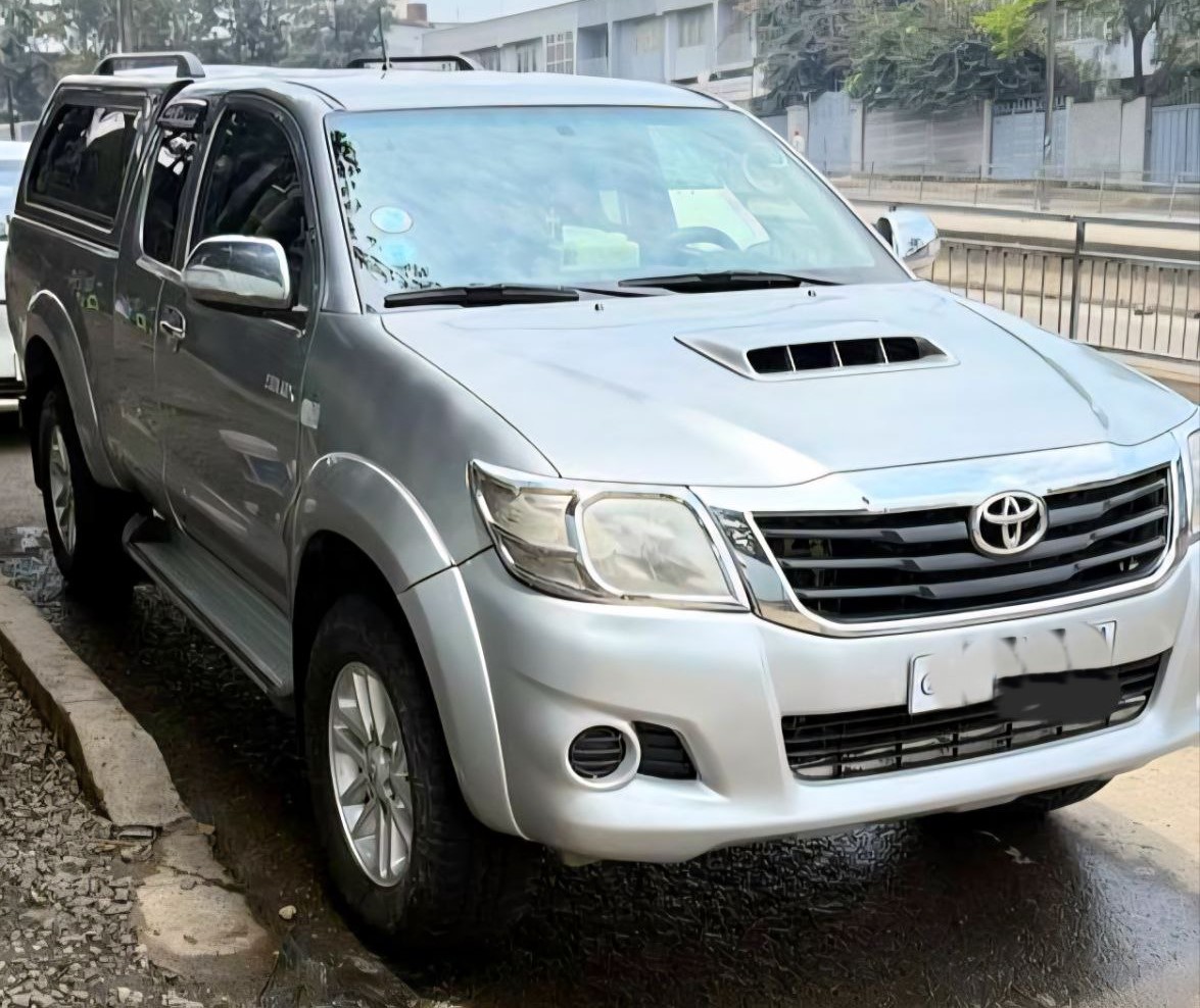Toyota Hilux (AN30) Extra Cab