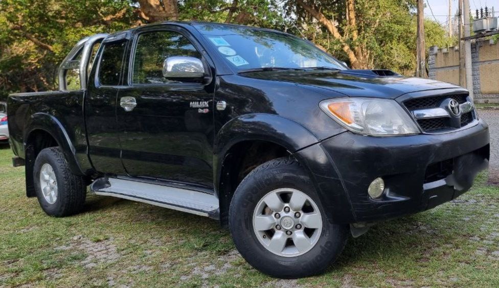 Toyota Hilux (AN30) Extra Cab