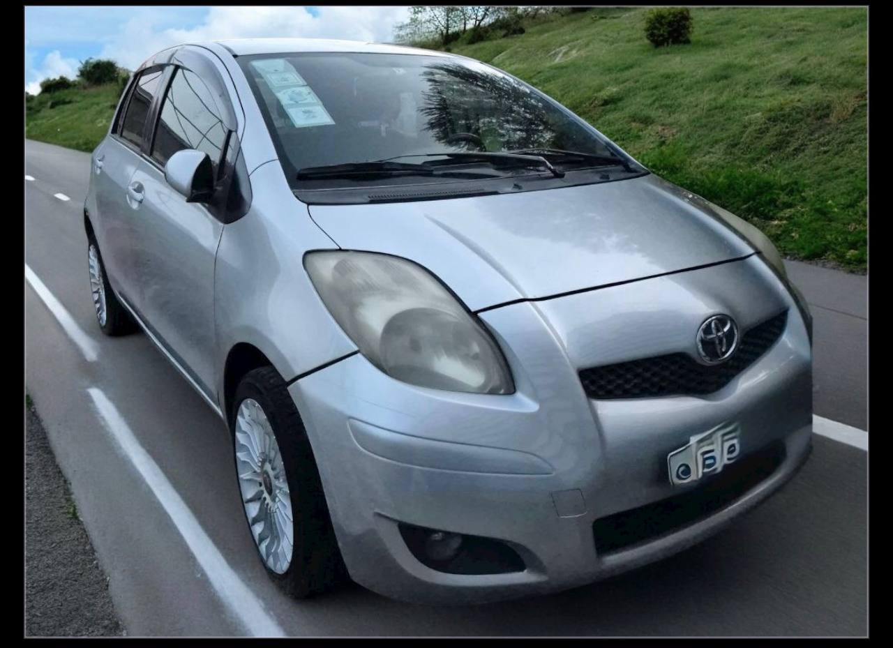 Toyota VITZ (XP90) Hatchback